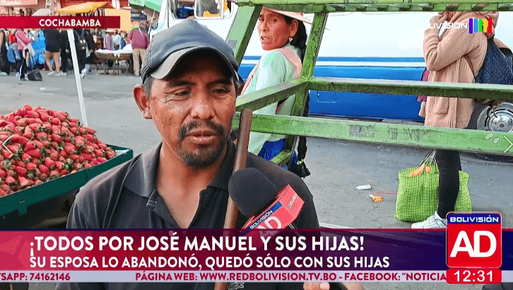 Fotografía de José Manuel y sus hijas buscan salir adelante vendiendo bolsas de basura en Cochabamba