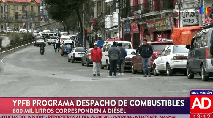 Fotografía de  YPFB programa despacho de combustible