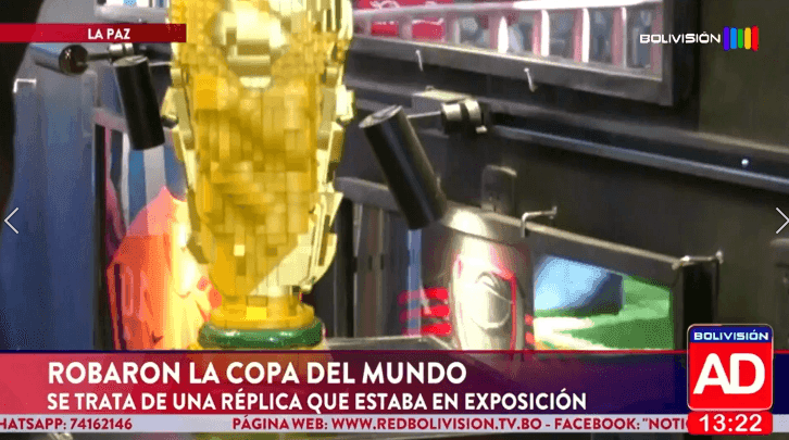 Fotografía de Roban una réplica de la Copa del Mundo en La Paz