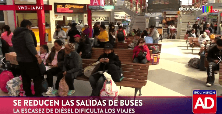 Fotografía de Se redujeron las salidas de buses por la escasez de diésel en La Paz