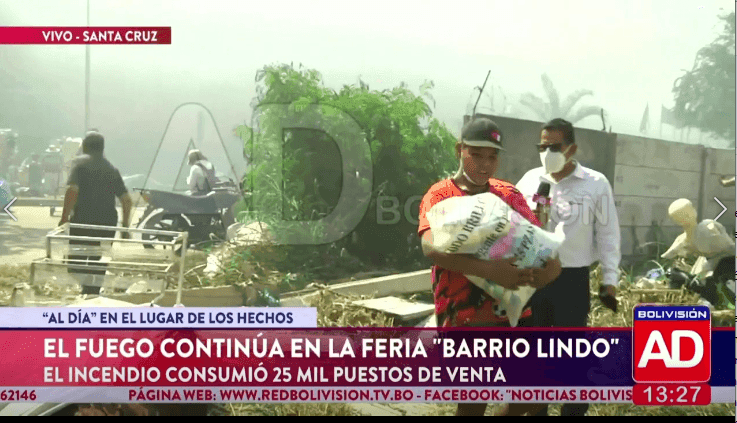 Fotografía de Comerciantes derriban muros para rescatar productos tras incendio