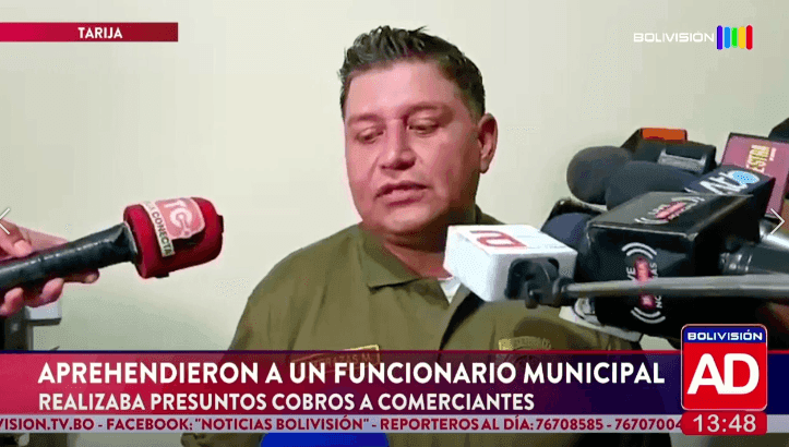 Fotografía de Aprehendieron a un funcionario municipal investigado por presuntos cobros irregulares a comerciantes