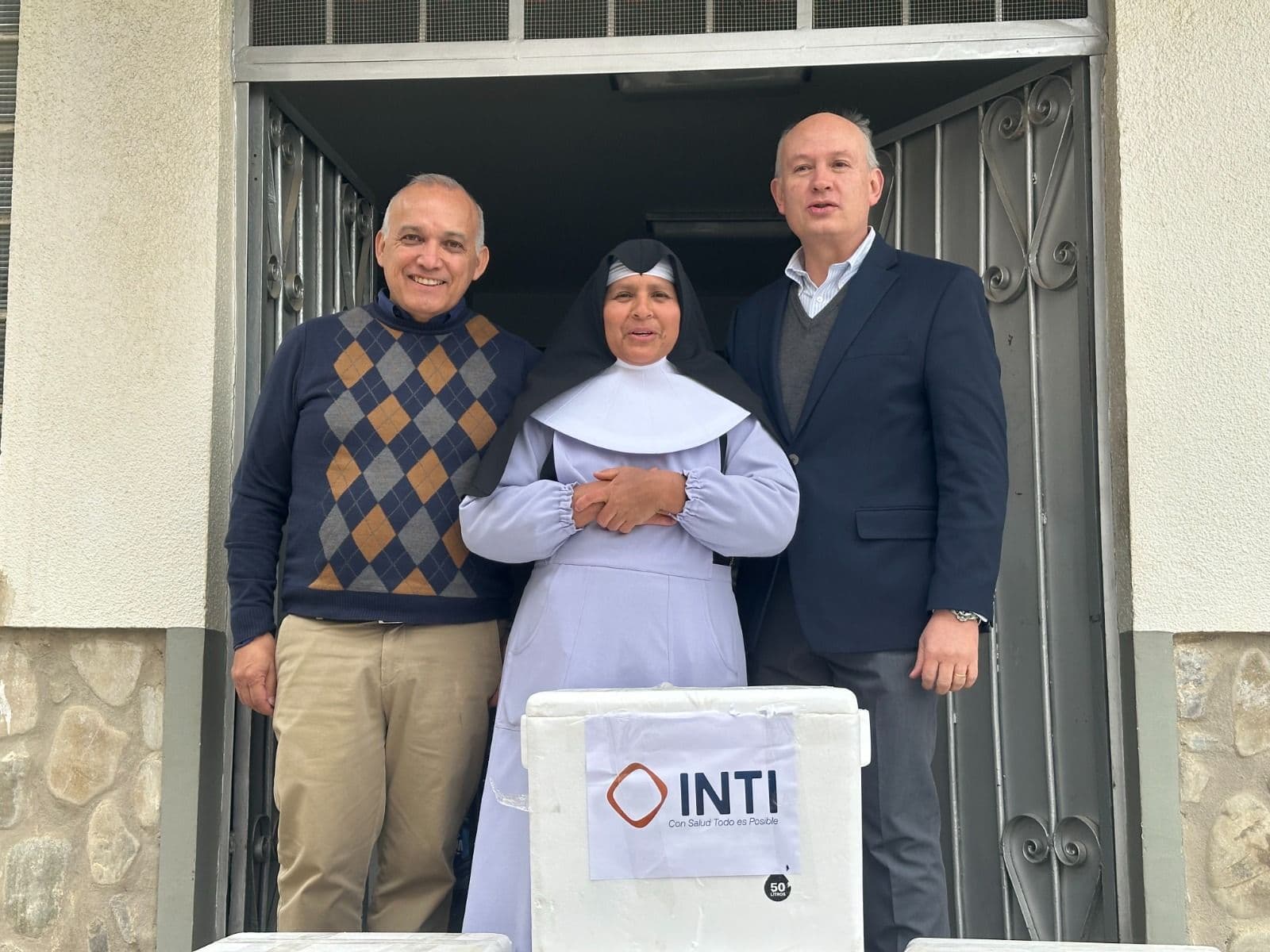 Fotografía de INTI moviliza ayuda alimentaria en La Paz: 1.500 pollos para aliviar la escasez en hospitales y centros sociales