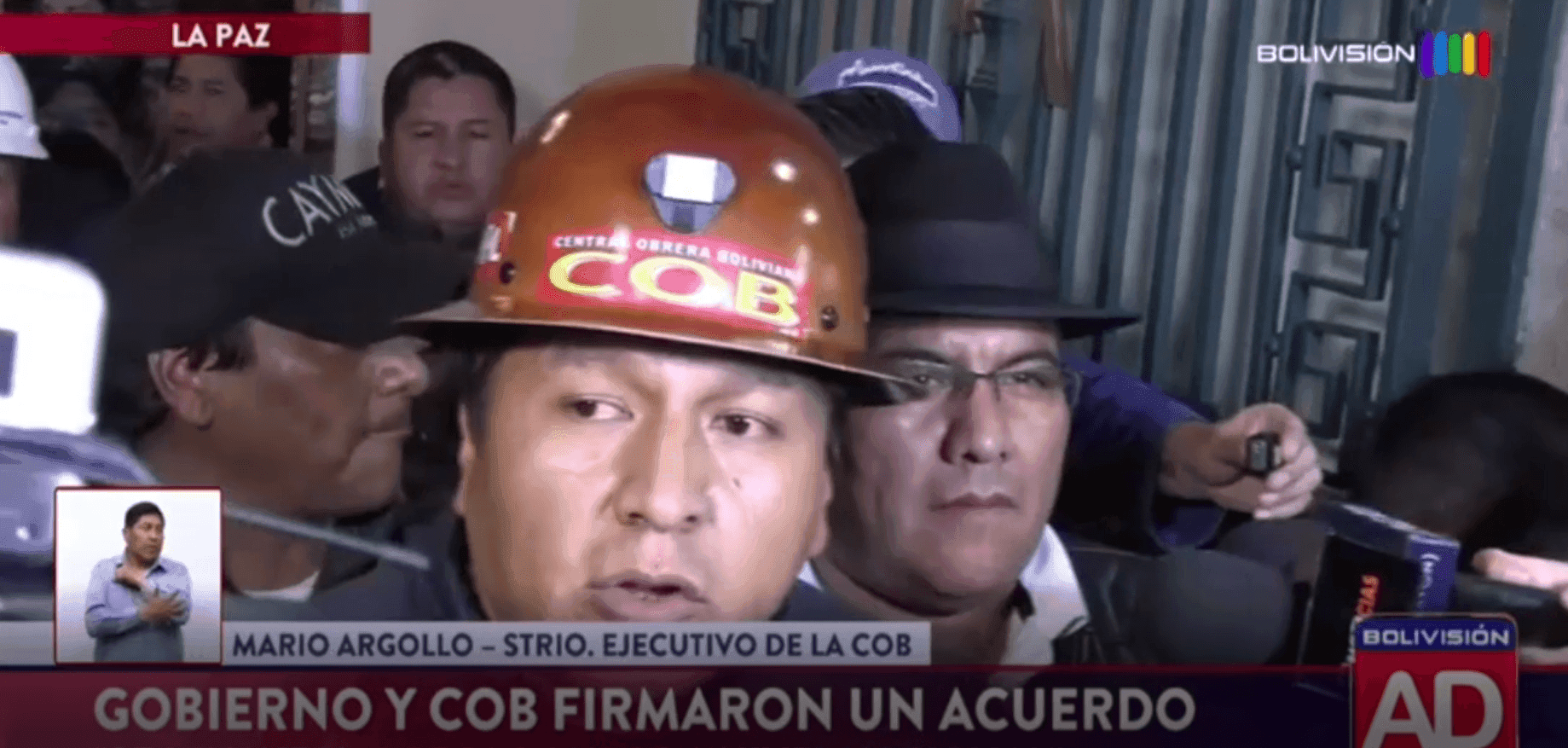 Fotografía de Mario Argollo anuncia el levantamiento de bloqueos tras acuerdo entre el Gobierno y la COB