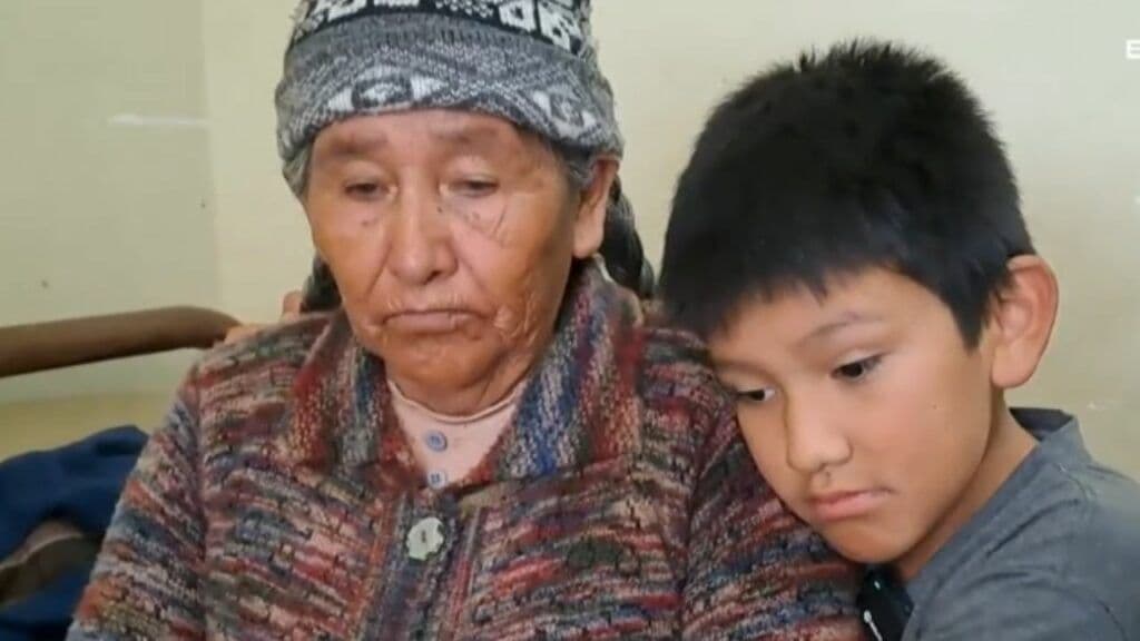 Fotografía de Niño de 11 años pide ayuda para salvar a su abuela enferma y conmueve con su historia