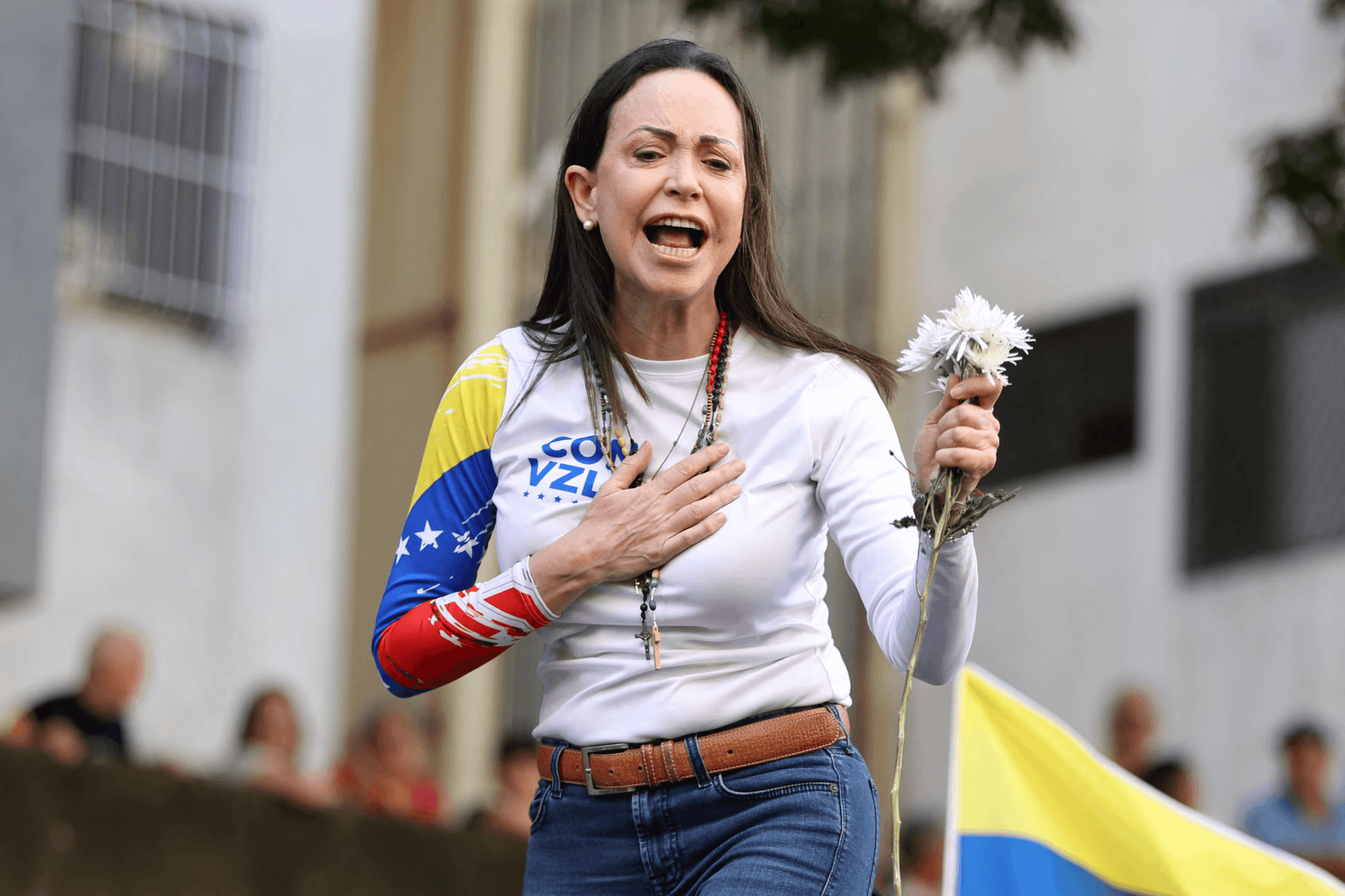 Fotografía de Machado: “Venezuela se convirtió en un estado fallido” y anuncia su pronto regreso tras los terremotos