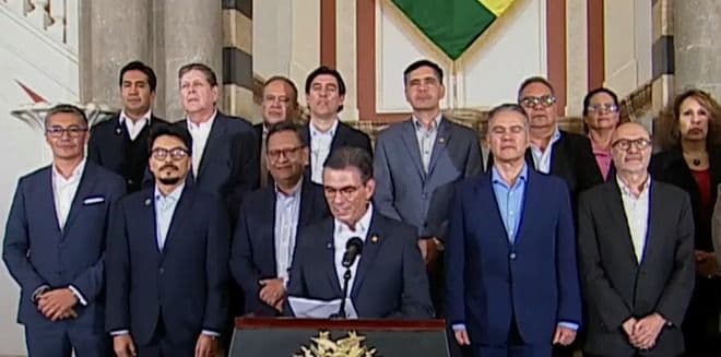 Fotografía de Rodrigo Paz decreta estado de excepción en todo el país tras más de 50 días de bloqueos
