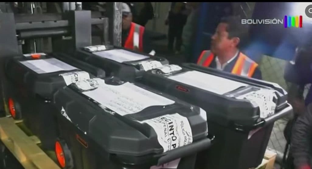 Fotografía de Caso del oro en Viru Viru: investigan a un joven mientras avanzan las pericias a las cuatro maletas con 189 kilos retenidos