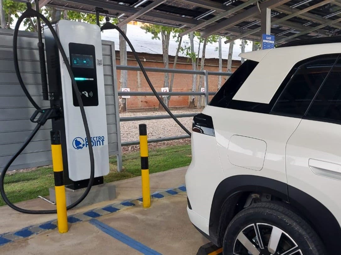 Fotografía de Huawei impulsa infraestructura para fortalecer la movilidad eléctrica en Bolivia