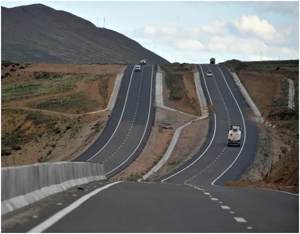 Fotografía de Bus vuelca en la ruta Oruro–Cochabamba; reportan al menos dos fallecidos