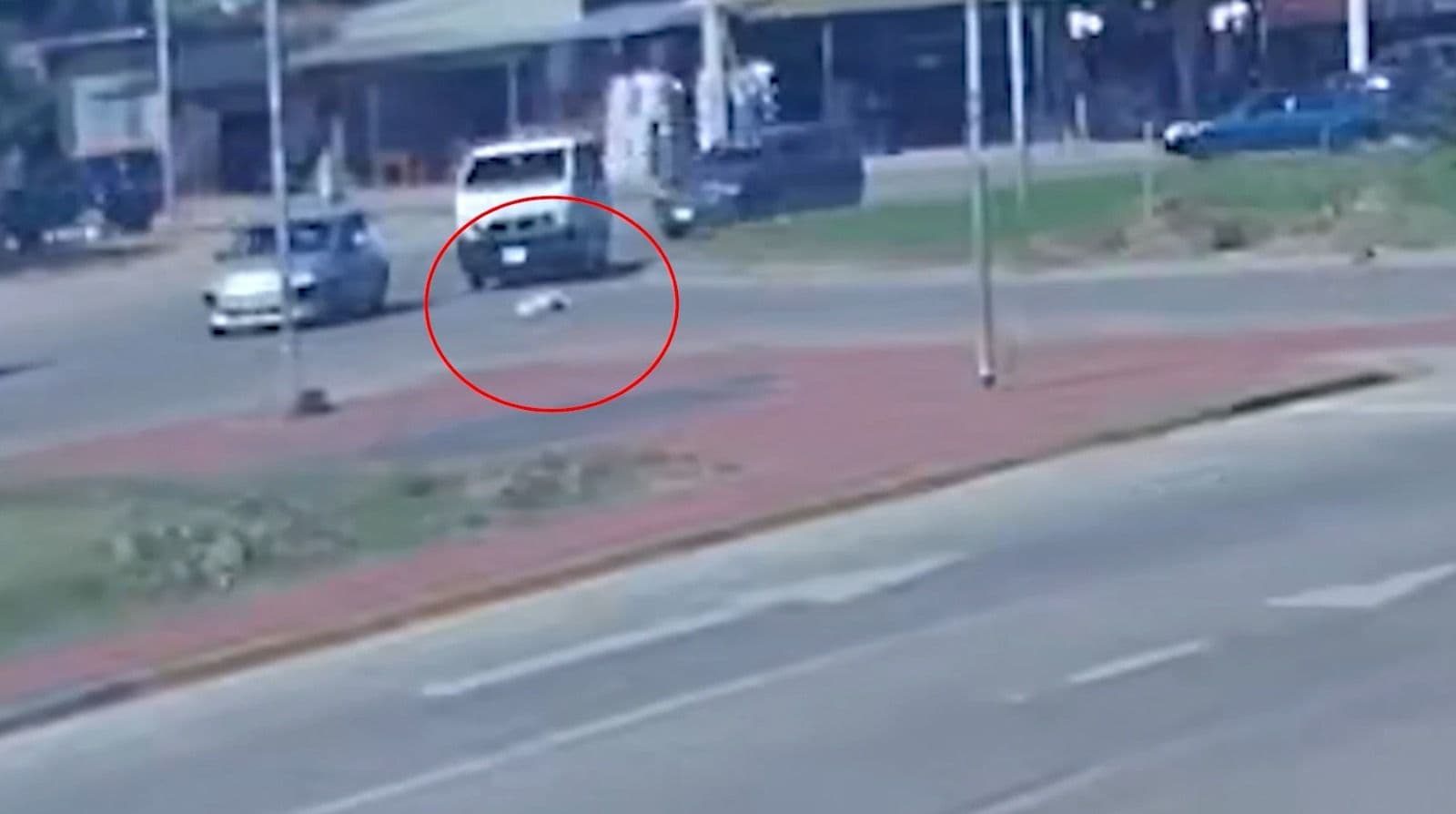 Fotografía de Liberan a la madre del bebé que cayó de una trimoto; buscan al conductor del minibús
