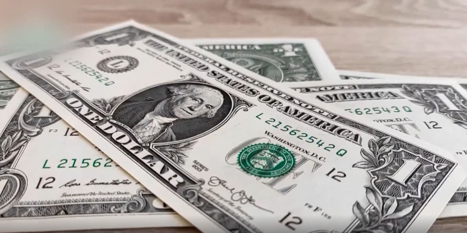 Fotografía de Dólar oficial sube a Bs 9,89 este martes 7 de julio: ¿se puede comprar en bancos y casas de cambio?