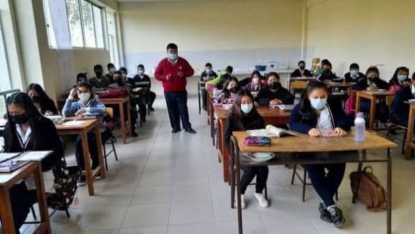 Fotografía de 48 distritos de La Paz retoman clases este lunes