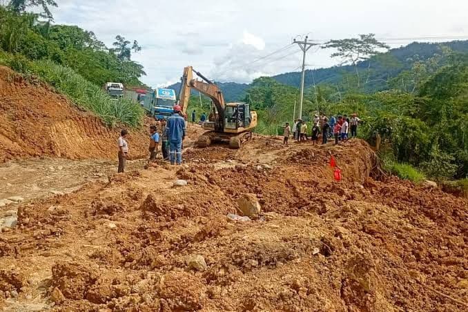 Gobernación de La Paz analiza el impacto del nuevo precio del diésel en sus obras