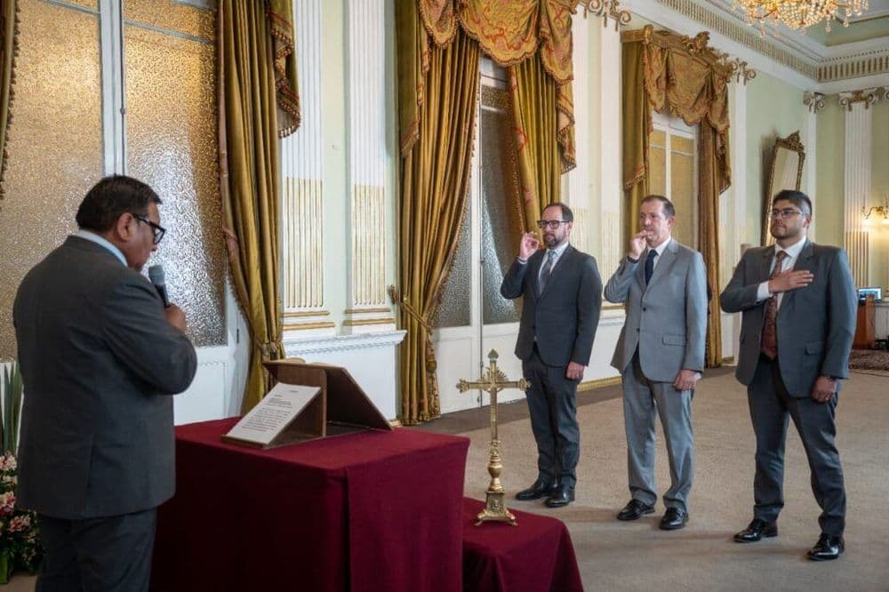 Canciller Huanca posesiona a tres viceministros y anuncia ajustes en la estructura de Relaciones Exteriores