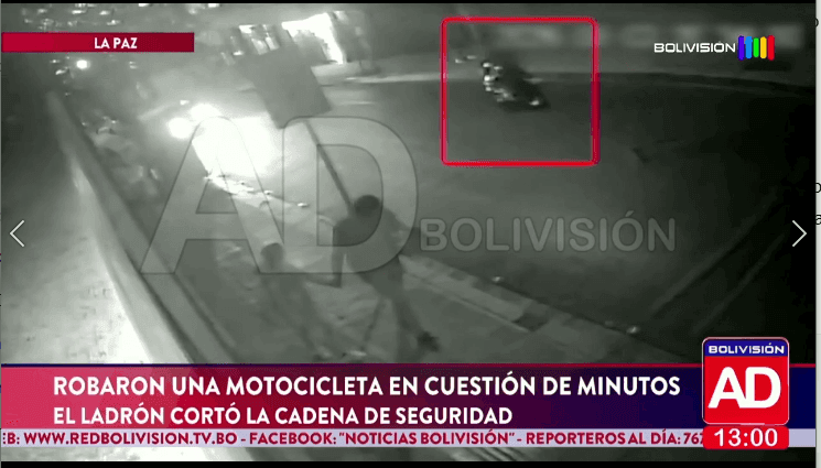 Fotografía de Cortó la cadena y se llevó la motocicleta: así fue registrado el robo en La Paz