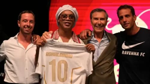 Ronaldinho disputará un partido oficial el próximo 15 de noviembre