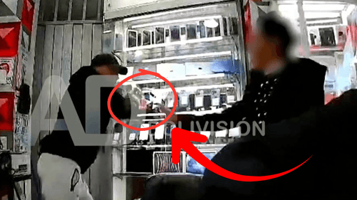 ¡Entró con un arma y salió con los bolsillos llenos de celulares! Así fue el atraco en Eloy Salmón