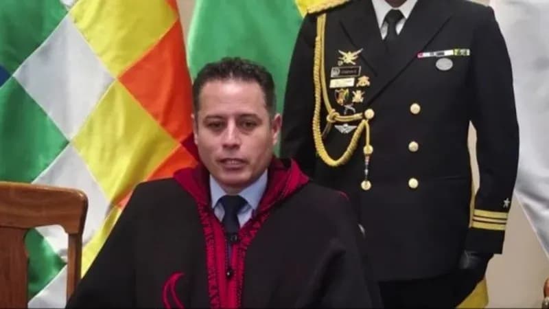 Fotografía de Edmand Lara desafió a sus críticos: “Díganme el día y la hora” para rendir cuentas
