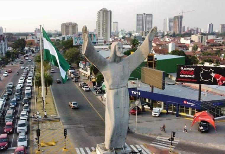 Santa Cruz inició su mes aniversario con la crisis por el diésel aún sin resolver