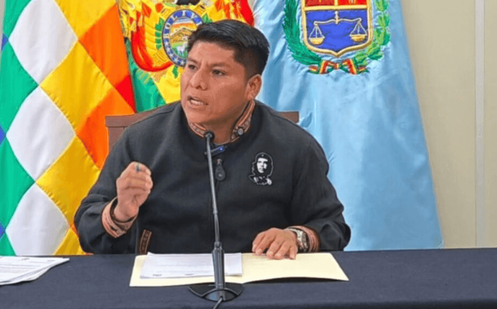 Fotografía de Loza arremete contra el viaje de Paz a EE. UU.