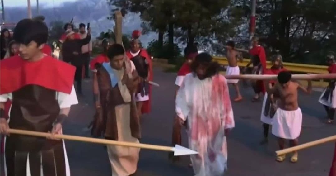 Fotografía de En La Paz: Feligreses vivieron el viacrucis