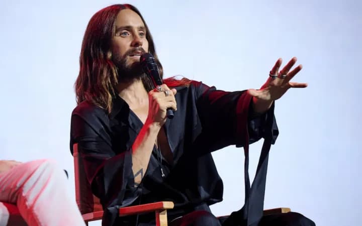 Fotografía de Jared Leto rompe el silencio y niega acusaciones de abuso sexual