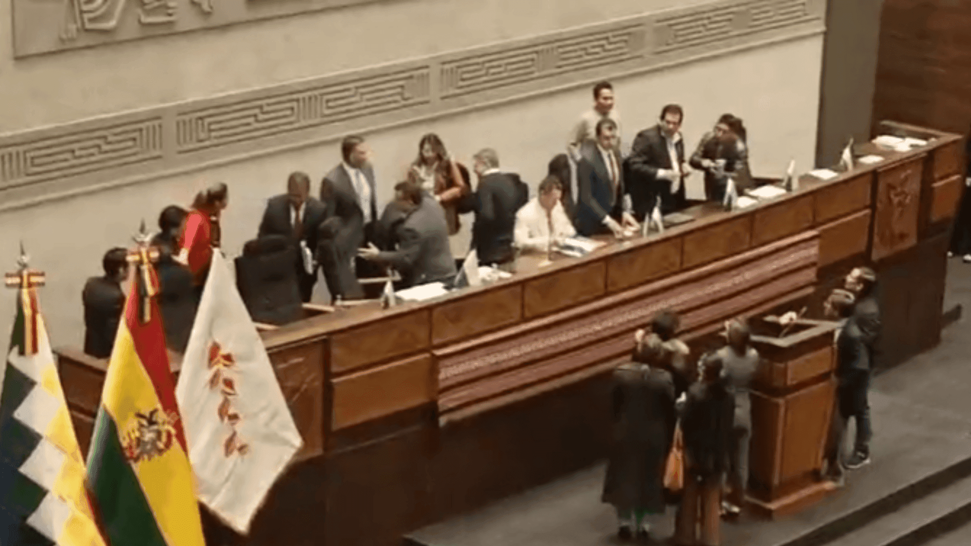 Asamblea Legislativa define hoy si amplía por 90 días el estado de excepción en Bolivia