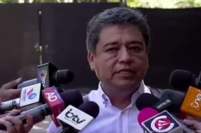 Fotografía de Concluye reunión entre Gobierno, Alcaldía y choferes en Santa Cruz