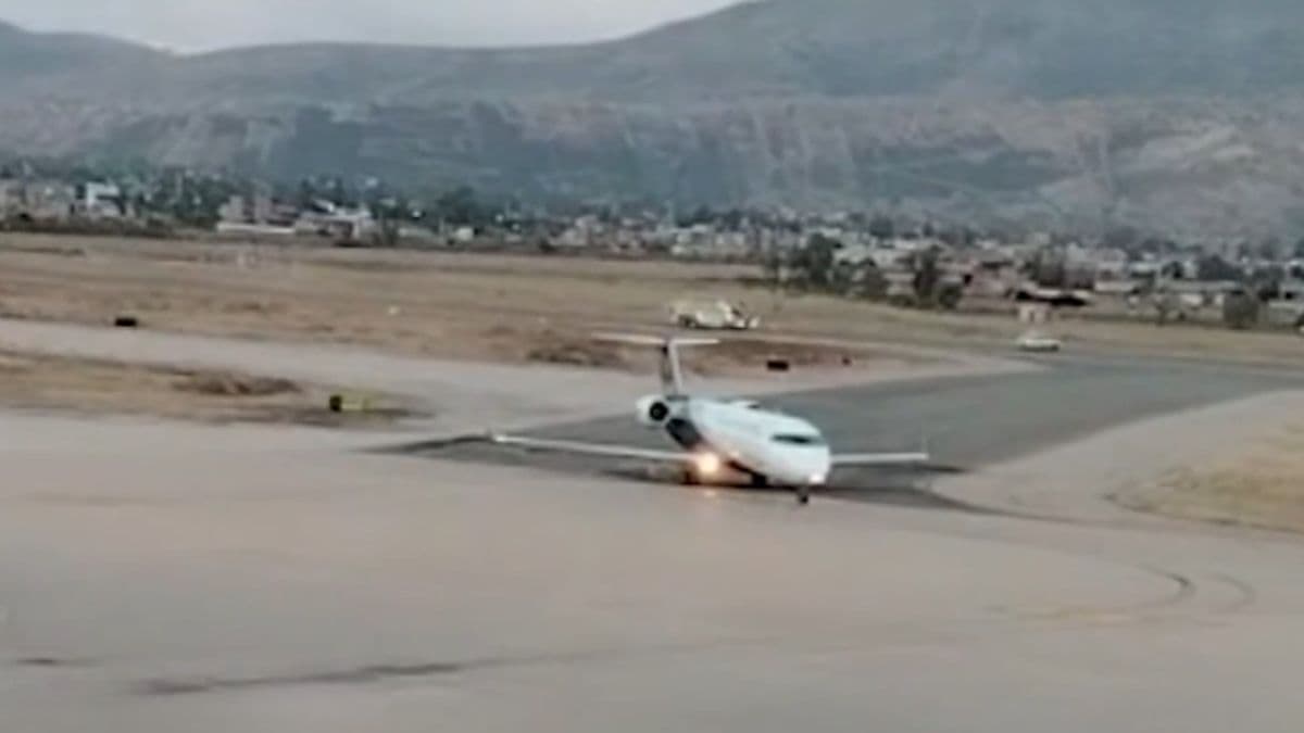 Fotografía de Avión de BoA aterriza de emergencia en Cochabamba tras presunta falla técnica