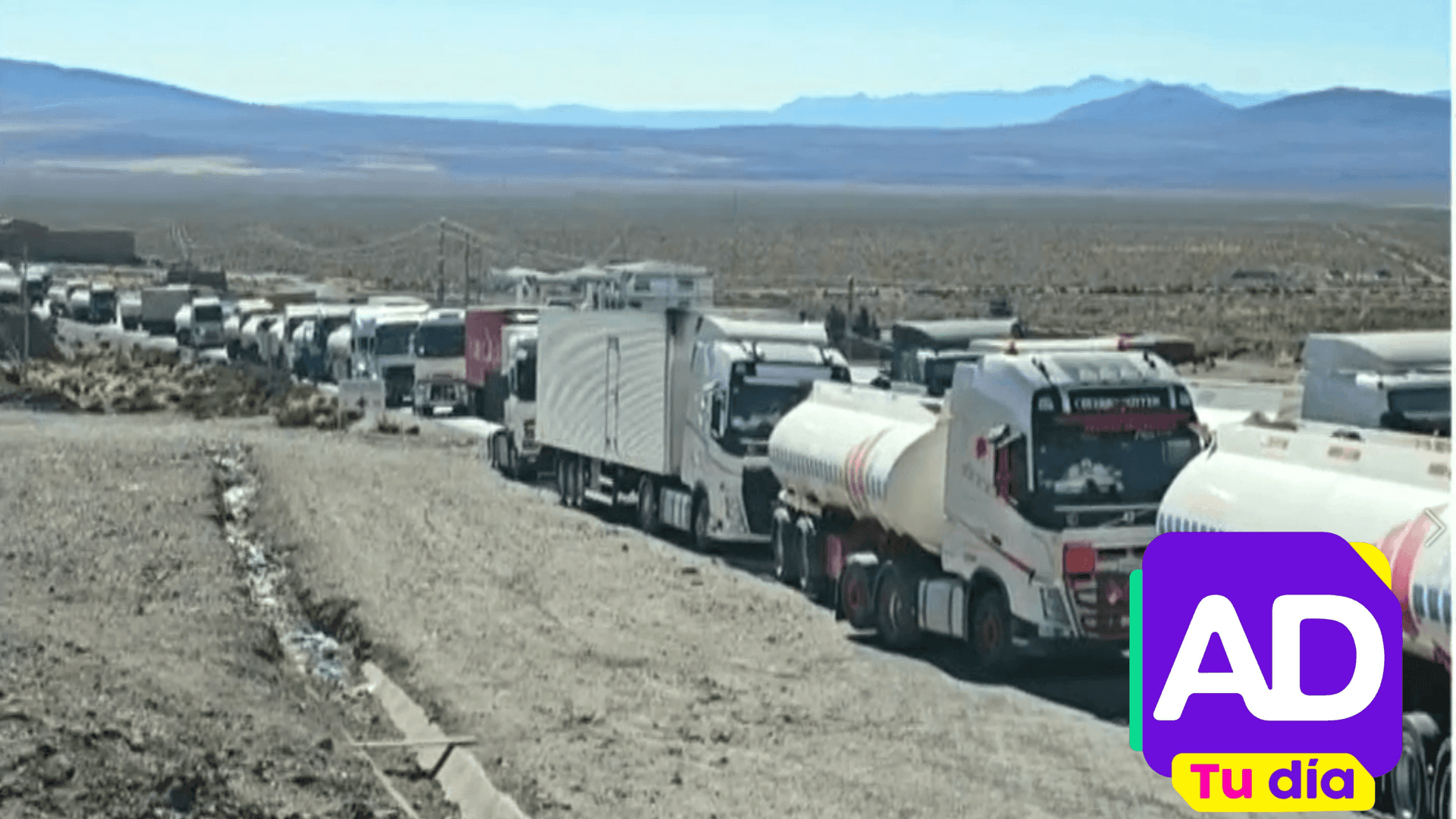 Fotografía de Transporte pesado varado en frontera pide solución urgente