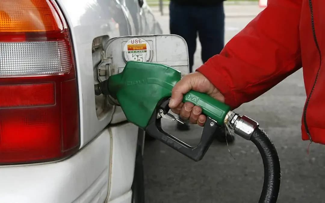 Fotografía de Gobierno pactó retirar el subsidio a la gasolina desde enero de 2027