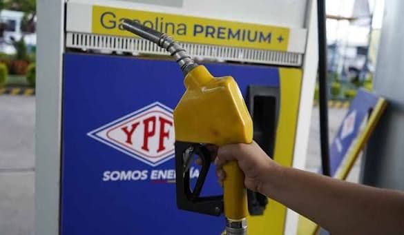 Fotografía de Gobierno congela el precio de los combustibles por un año y descarta incrementos pese al dólar flexible