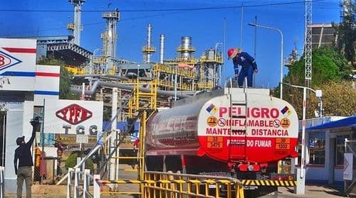 Cinco empresas ofertaron para suministrar combustible a Bolivia; Vitol y Trafigura están entre ellas