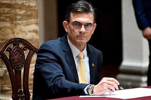Paz promulga ley para crédito de $us 1.900 millones del FMI